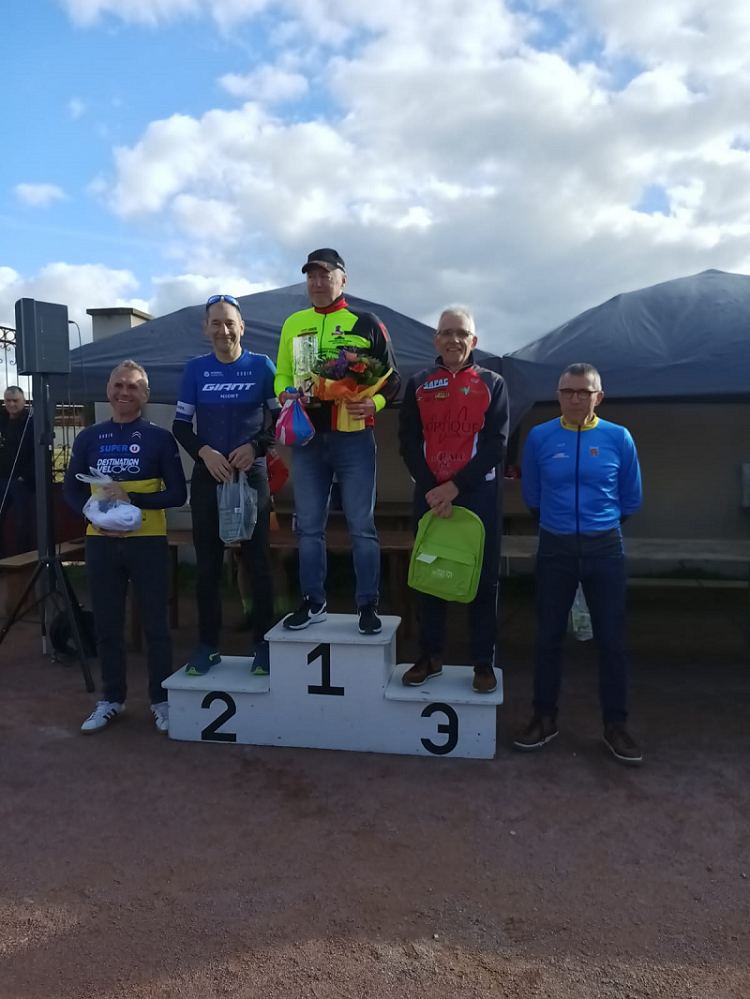 tl_files/cscv/Course d Airvault 2023/Podium des 4.png