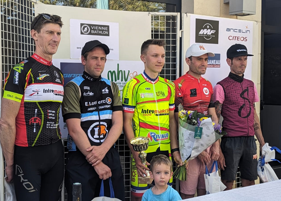 tl_files/cscv/Course de Nieuil 2024/Podium des 1.png